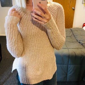 American Eagle 🦅Soft Blush Sweater